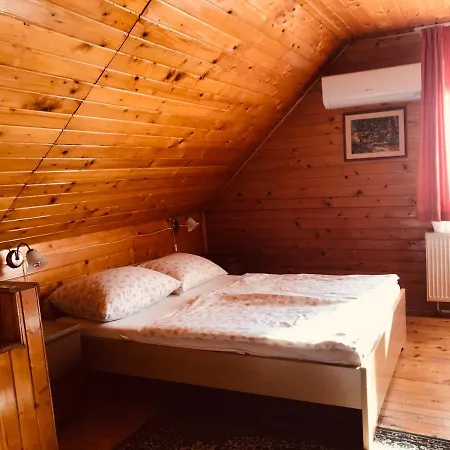 Lellei Pihenohaz Holiday home Balatonlelle