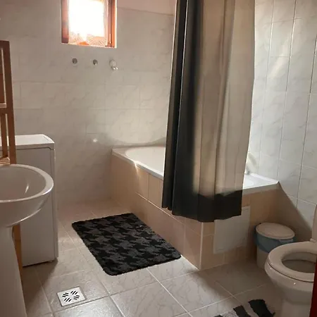 Lellei Pihenohaz Holiday home Balatonlelle